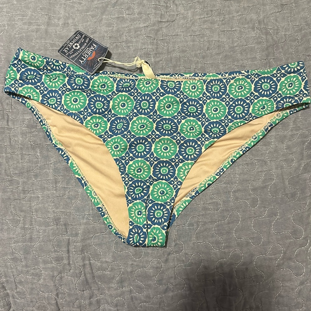 NWT- Faherty Brand Swimwear Bottoms- Size L